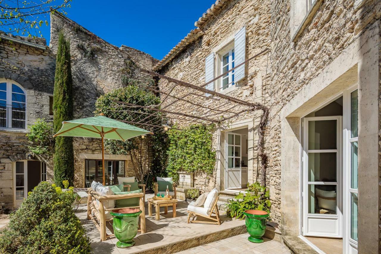 Le Clos De Gordes Bed & Breakfast Exterior photo