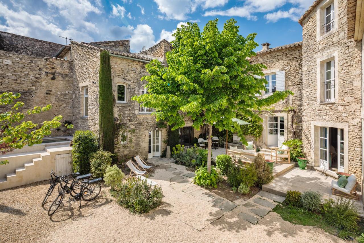 Le Clos De Gordes Bed & Breakfast Exterior photo